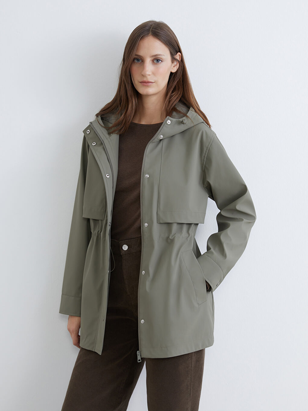 Kapüşonlu Kadın Deri Görünümlü Yağmurluk