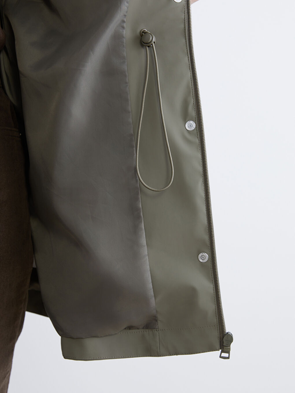 Kapüşonlu Kadın Deri Görünümlü Yağmurluk-3