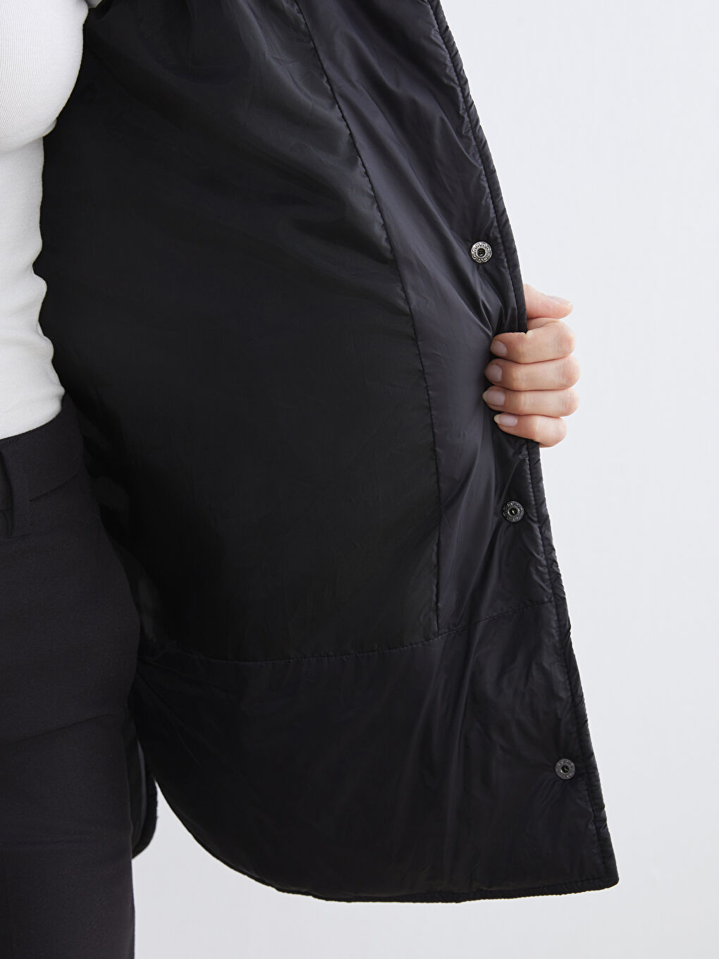 Woman BLACK Puffer Coat-3