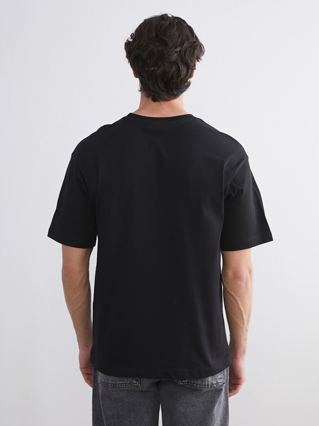 Siyah Bisiklet Yaka Erkek Tişört-3