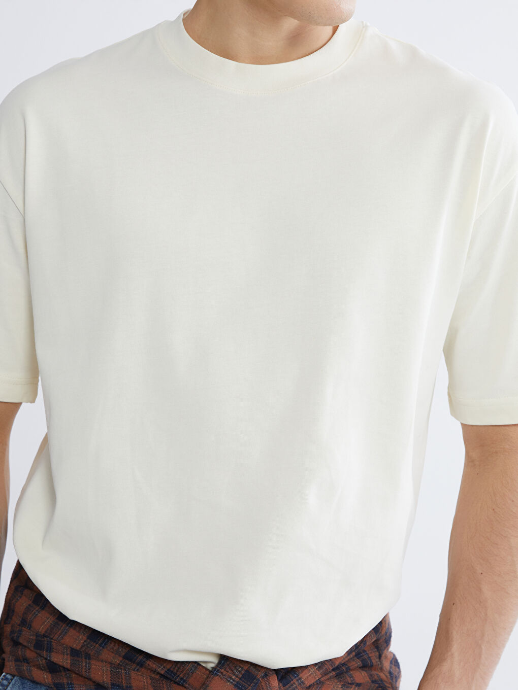 Ekru Bisiklet Yaka Erkek Tişört-2