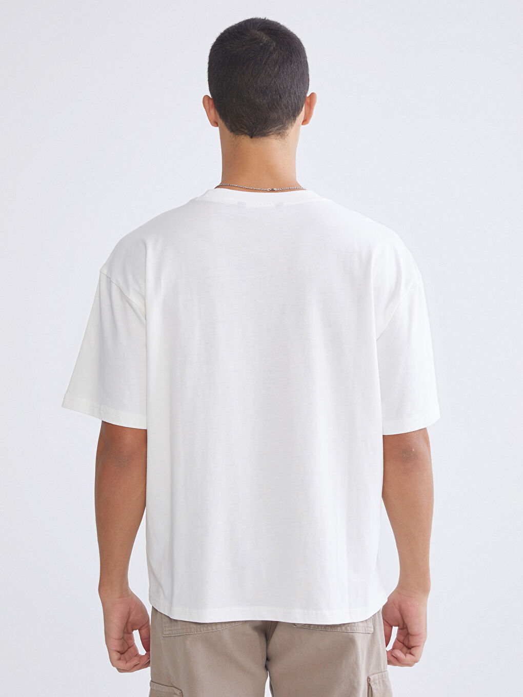 Ekru Bisiklet Yaka Erkek Oversize Fit Tişört-3