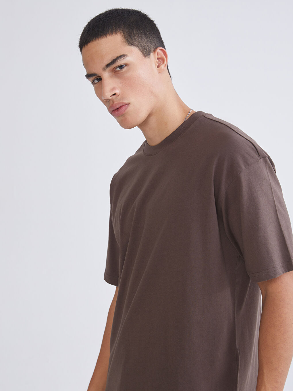 Kahverengi Bisiklet Yaka Erkek Oversize Fit Tişört