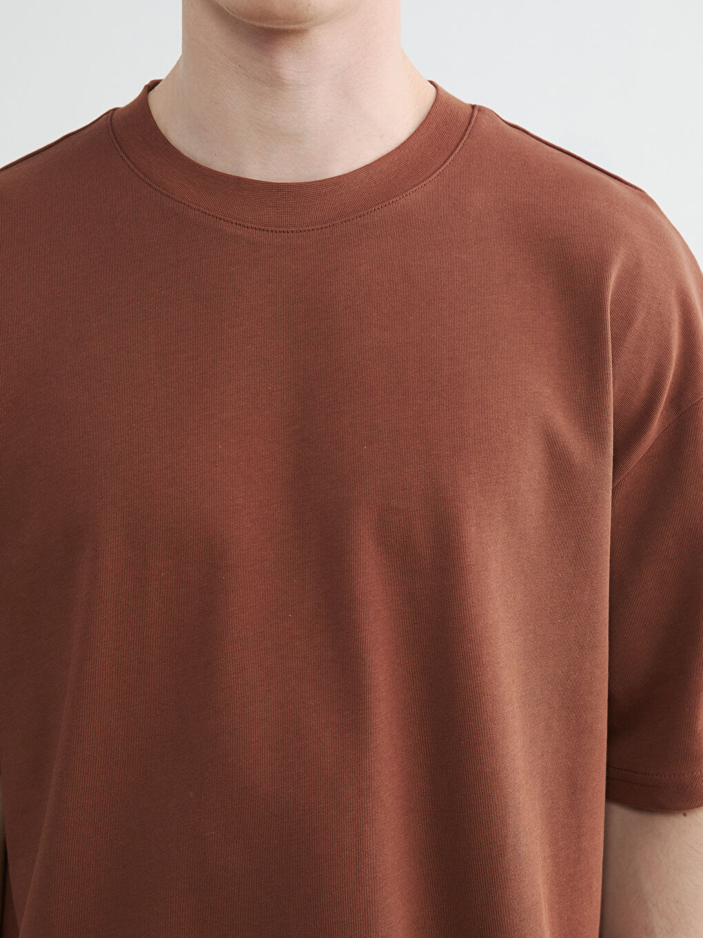 تي شيرت أساسي سميك بفتحة واسعة من قطن 100%-2