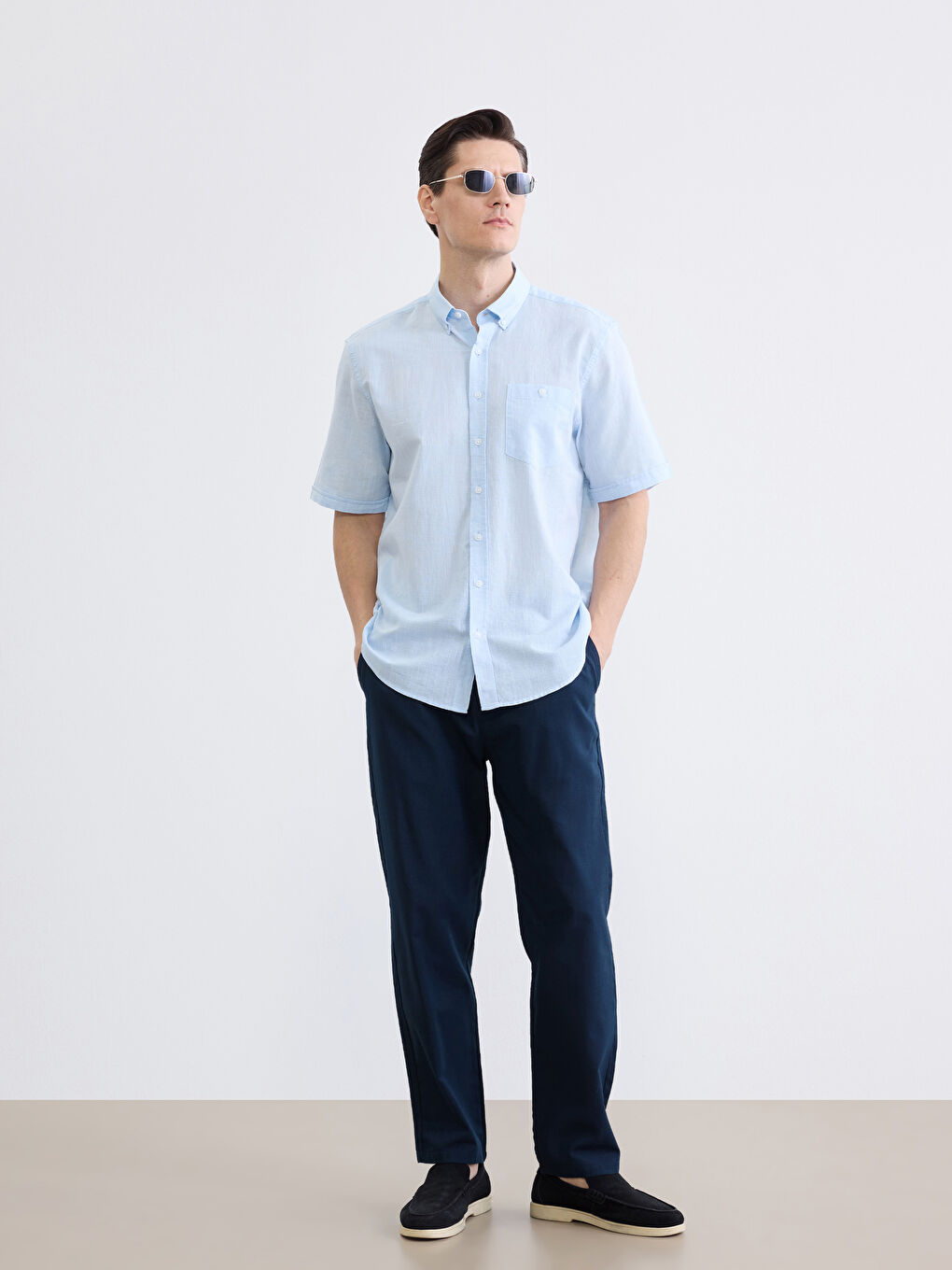 قميص للرجال بقصة عادية من مزيج الكتان-1