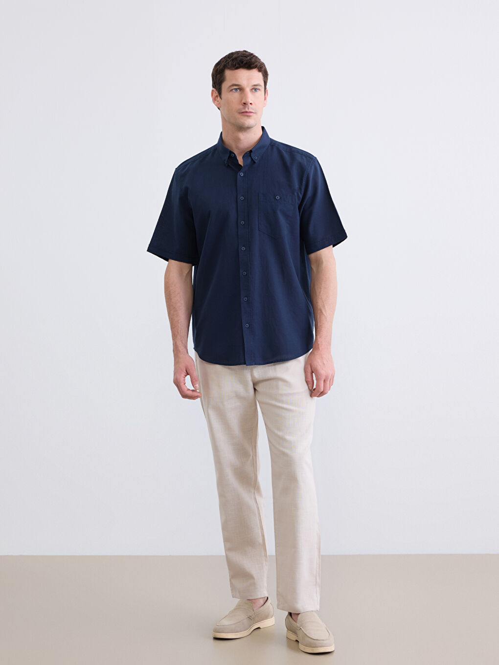 قميص للرجال بقصة عادية من مزيج الكتان-1