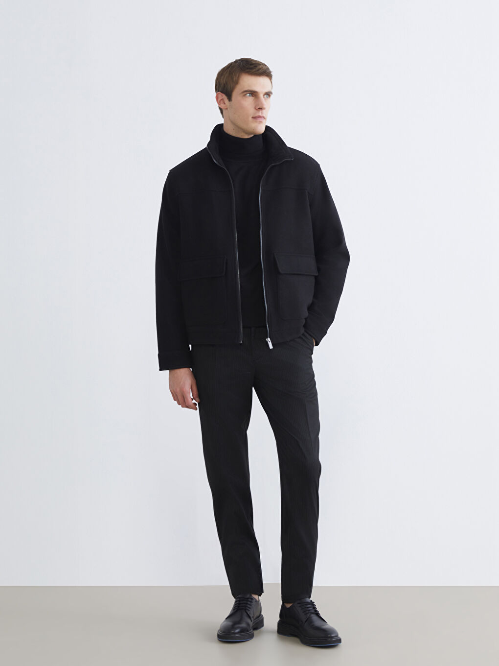 Siyah Standart Kalıp Dik Yaka Erkek Kaşe Mont-1