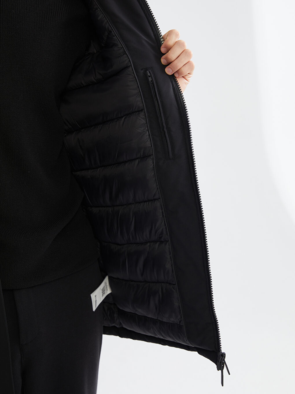 Siyah Standart Kalıp Kapüşonlu Erkek Mont-2