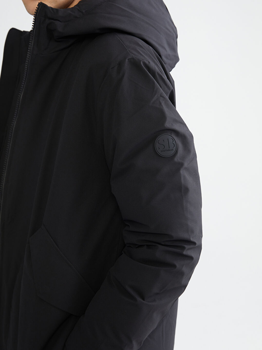 Siyah Standart Kalıp Kapüşonlu Erkek Mont-3