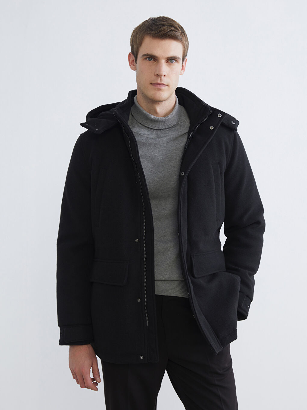 Siyah Standart Kalıp Kapüşonlu Erkek Kaşe Mont