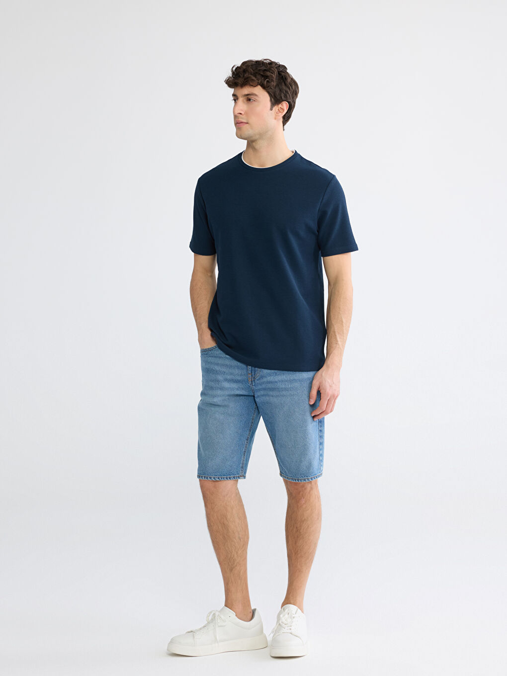 تیشێرت شینی تۆخ پیاو-1