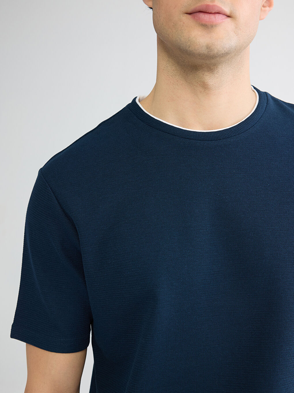 تیشێرت شینی تۆخ پیاو-2