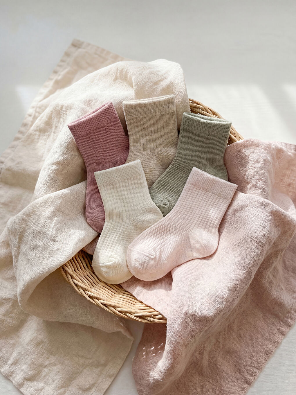 جوارب كاحل أساسية للبنات الرضع - ٥ قطع