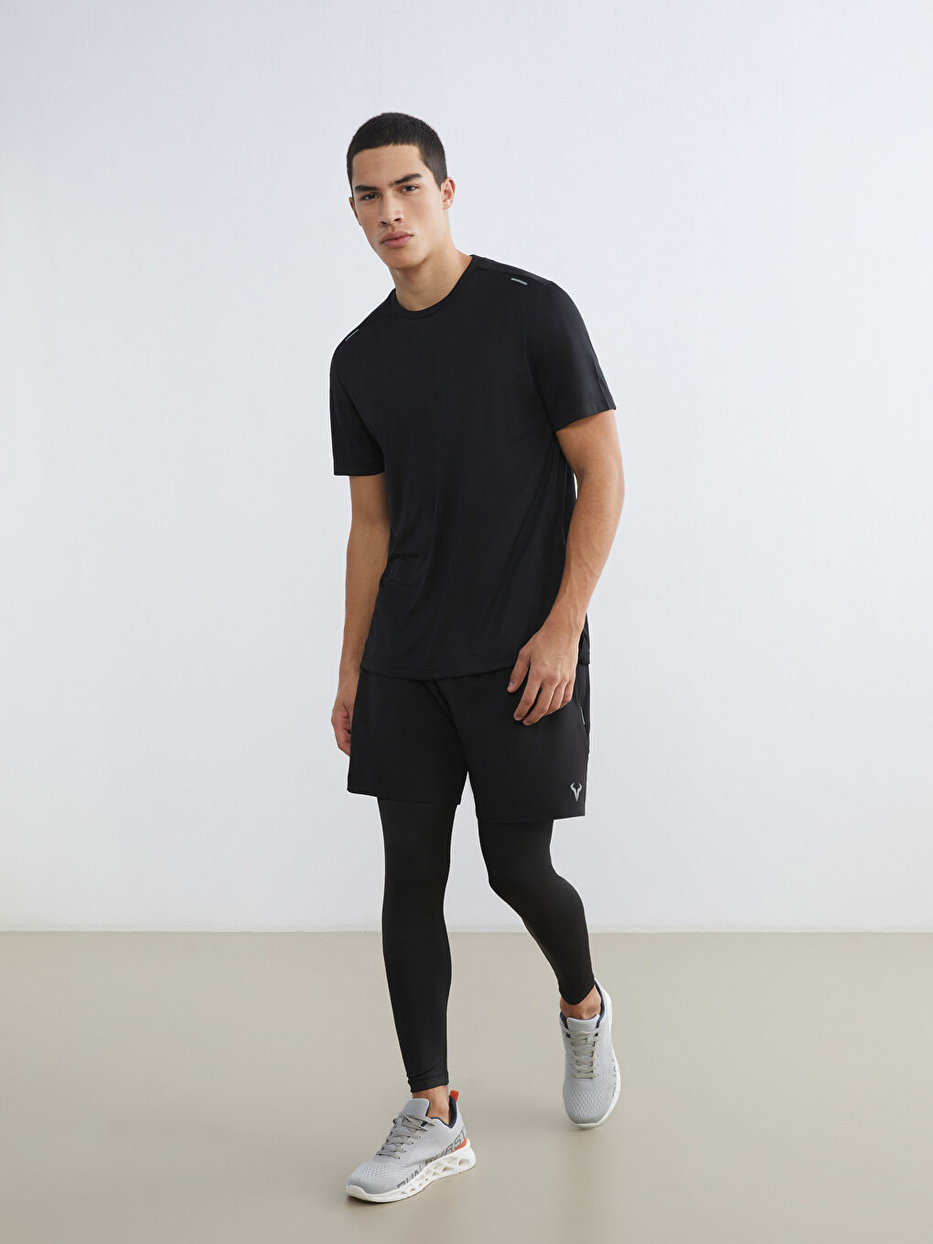 Siyah Bisiklet Yaka Erkek Spor Tişört-1