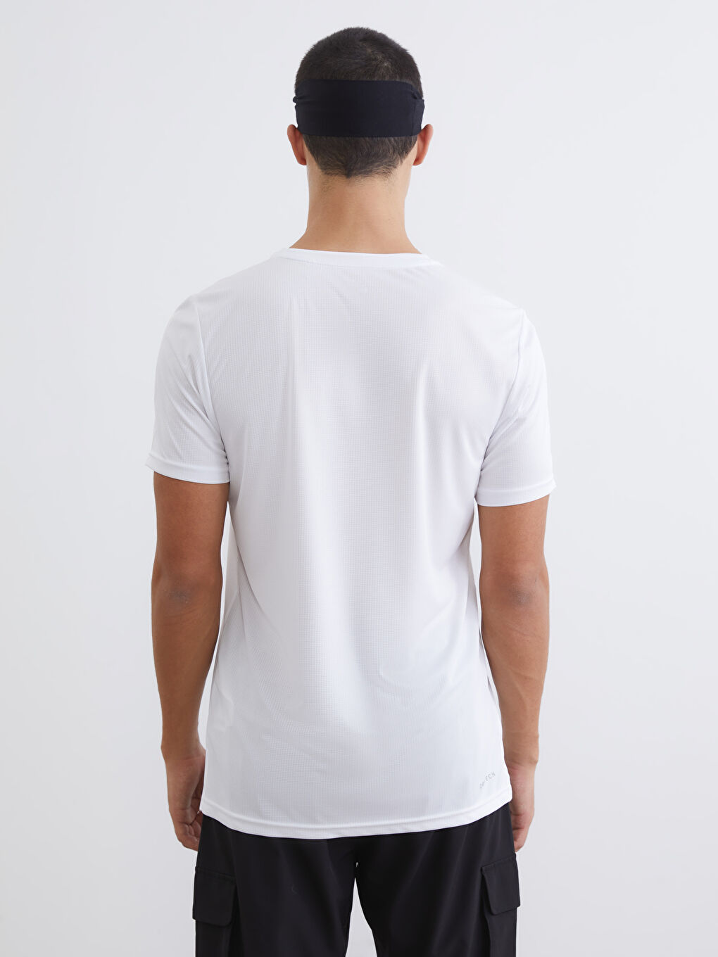 تي شيرت رياضي بكول مدور رجال-3