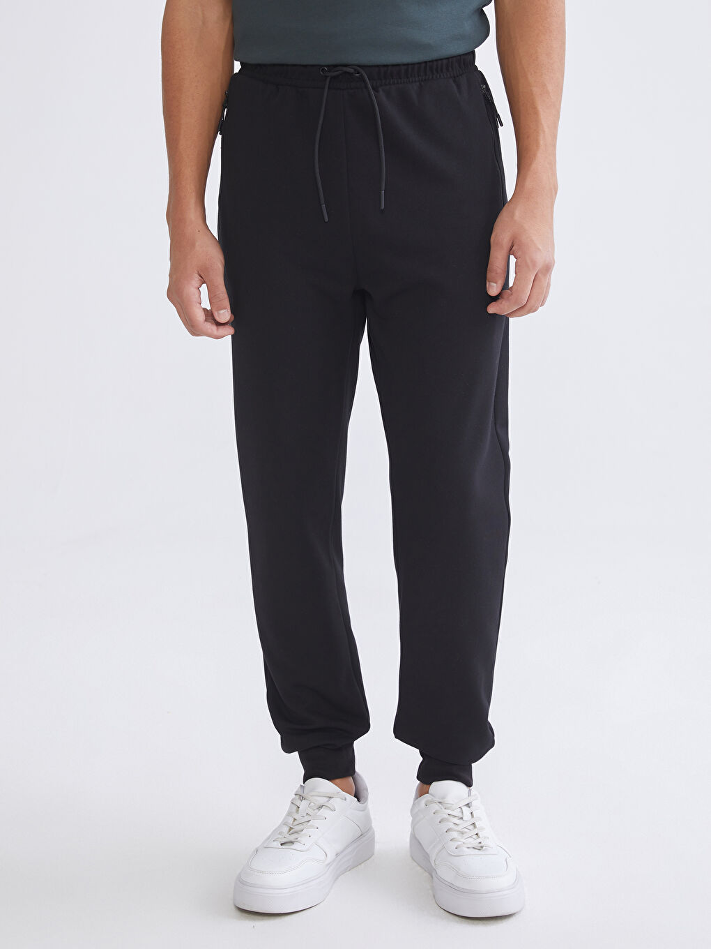 تەرەکسوتی غارغارێن ڕه‌ش پیاو-1