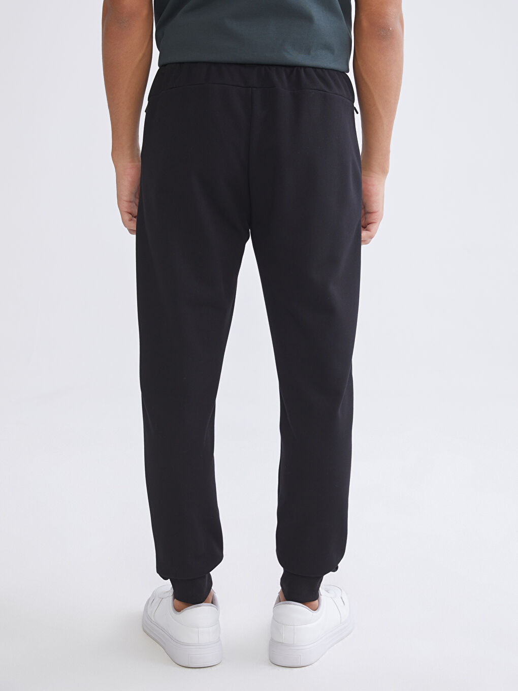 تەرەکسوتی غارغارێن ڕه‌ش پیاو-3