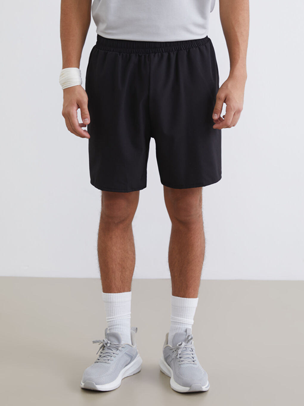 Siyah Standart Kalıp Erkek Spor Şort-1