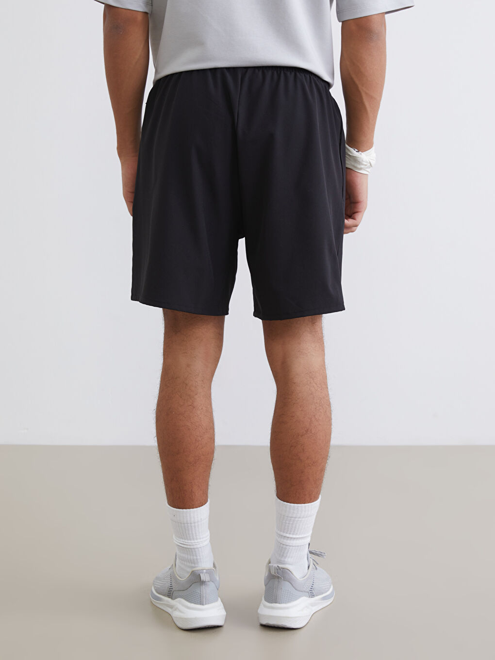 Siyah Standart Kalıp Erkek Spor Şort-3