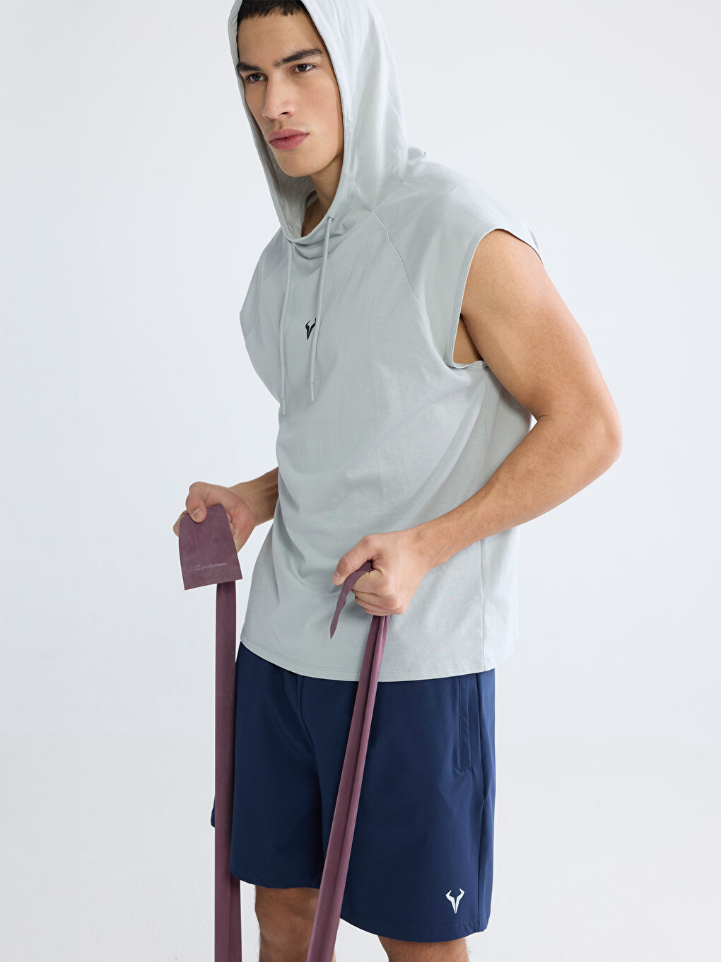 Ерлерге арналған капюшонды спорттық майка