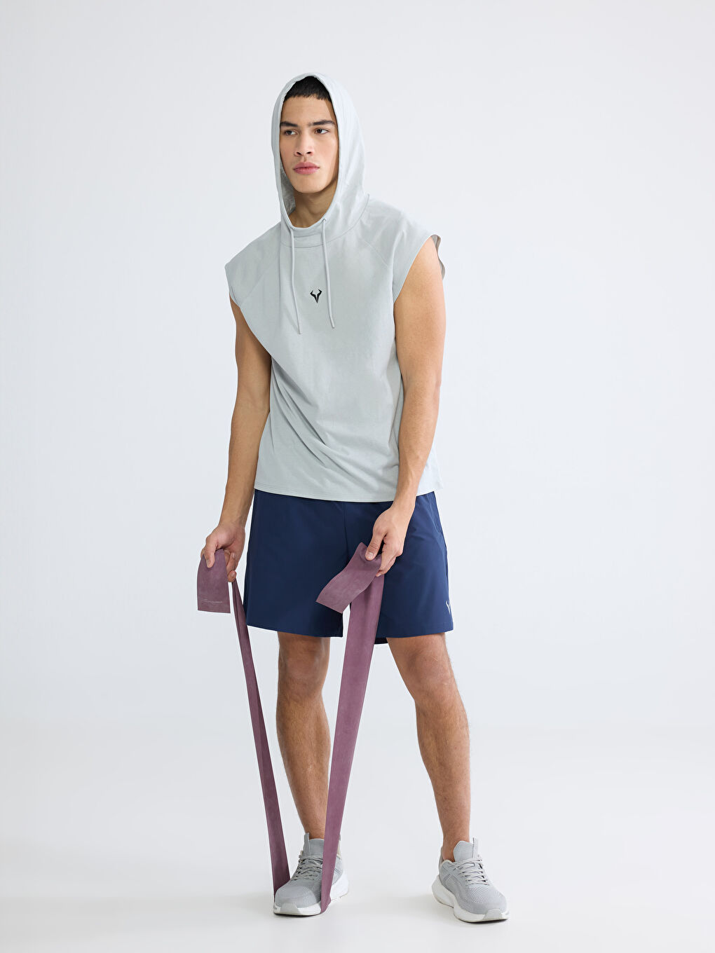 Ерлерге арналған капюшонды спорттық майка-1