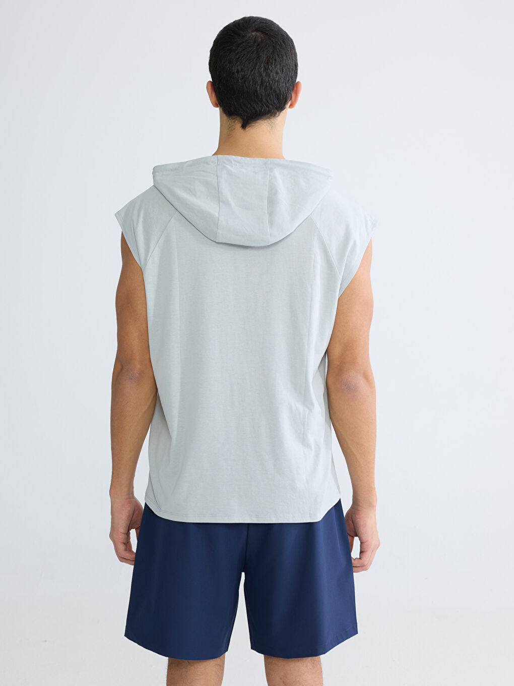 Ерлерге арналған капюшонды спорттық майка-3