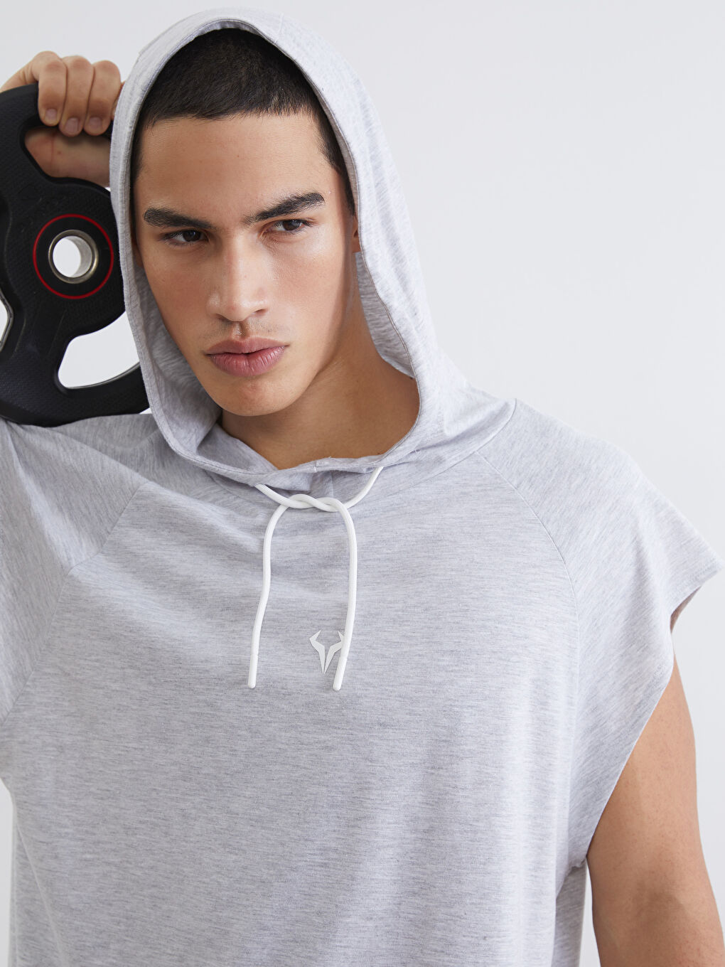 Ерлерге арналған капюшонды спорттық майка