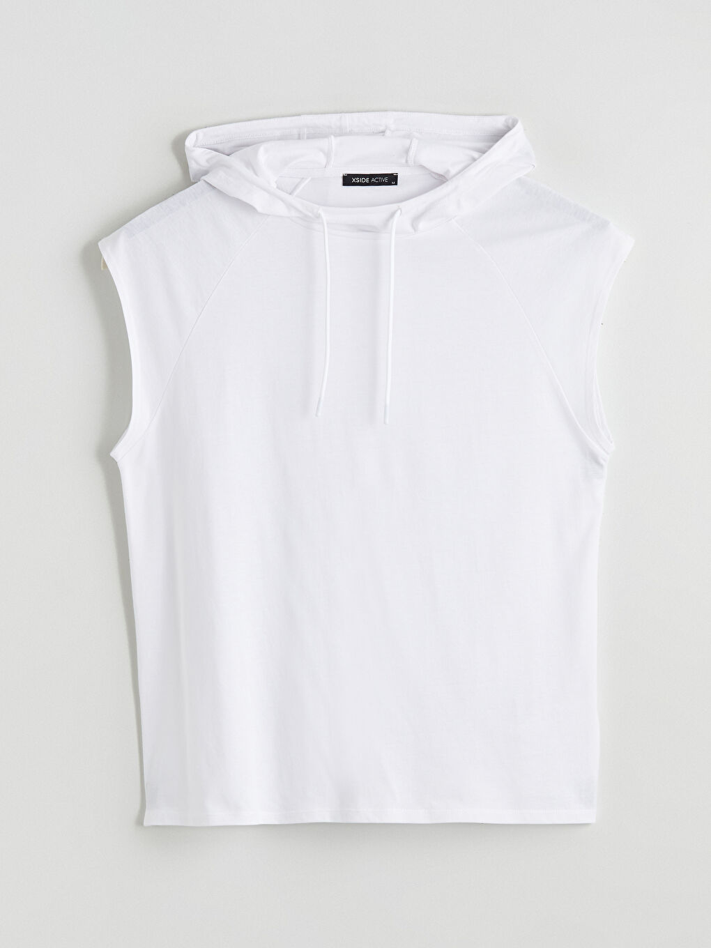 Beyaz Kapüşonlu Erkek Sporcu Atleti-4