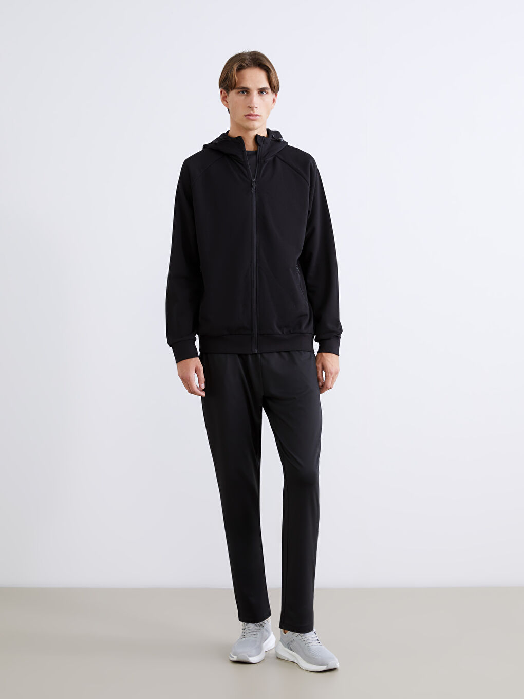 Siyah Kapüşonlu Uzun Kollu Erkek Sweatshirt-1