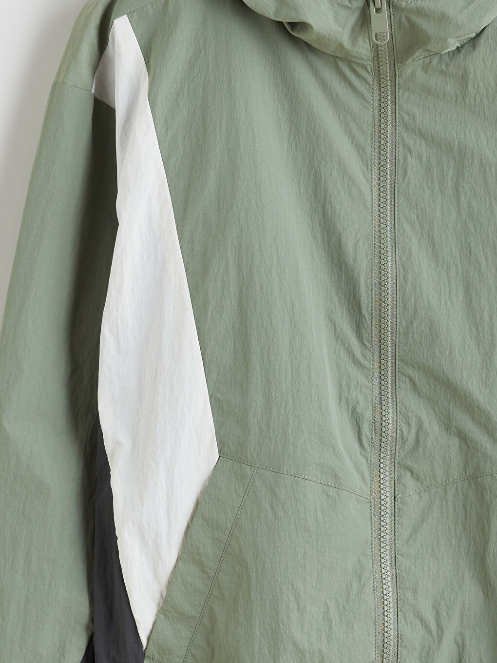 Haki Kapüşonlu Erkek Çocuk Mont-2