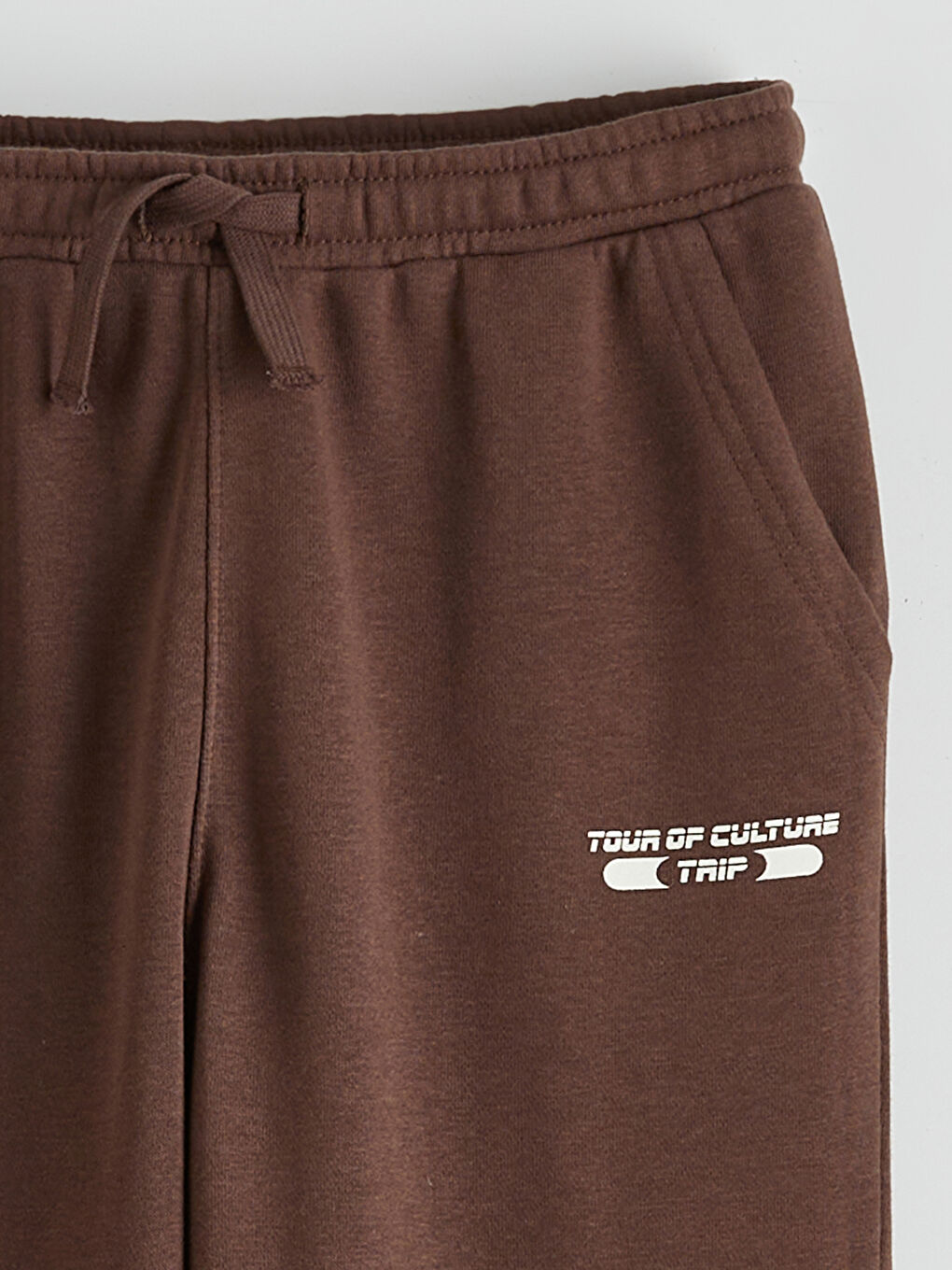 تەرەکسوتی غارغارێن قاوه‌یی کوڕ-1