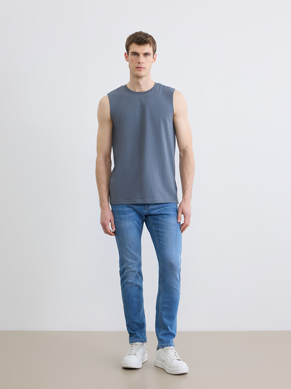 Gri Bisiklet Yaka Erkek Kolsuz Tişört-1