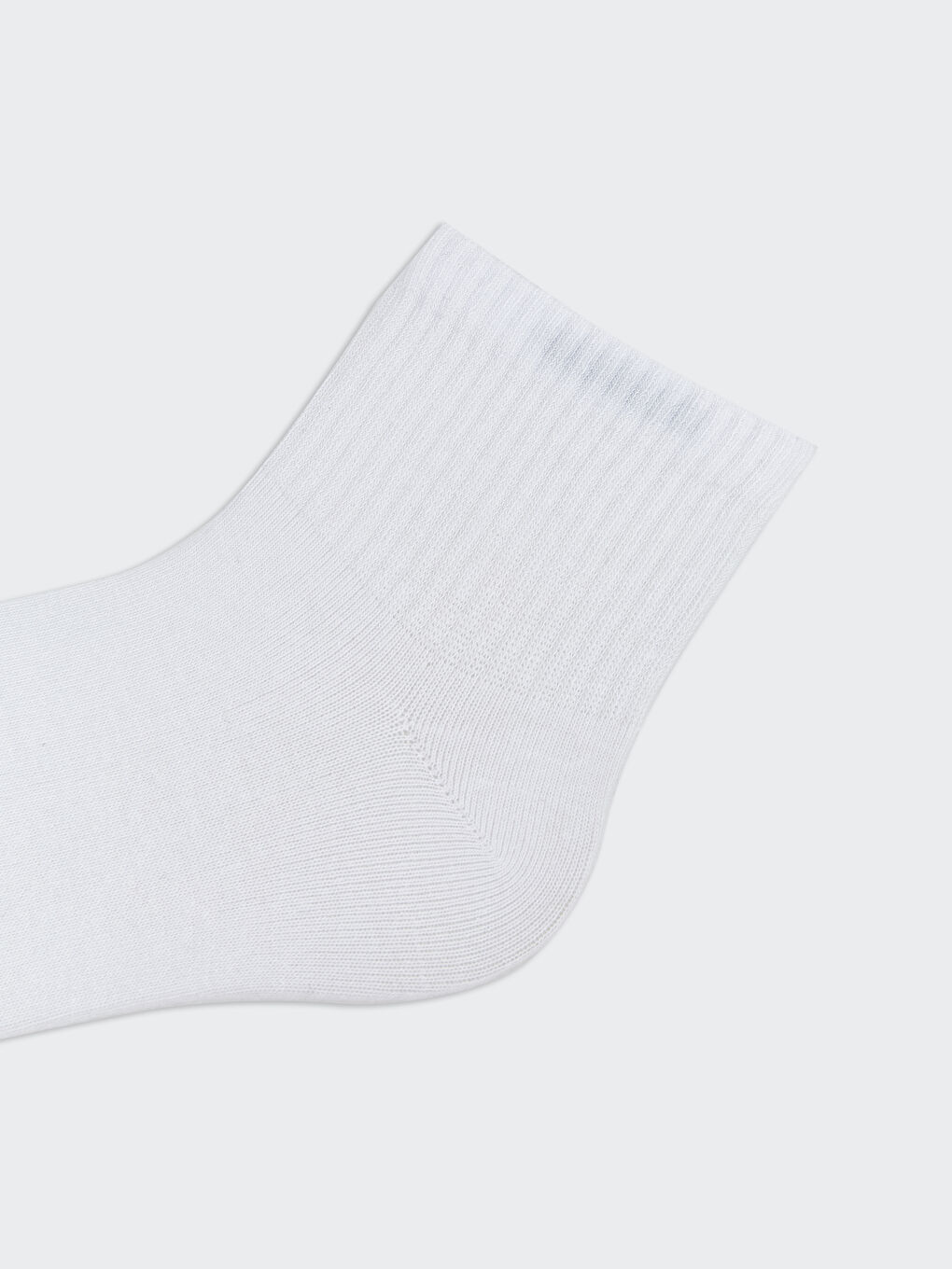 Man WHITE Ankle Socks-1