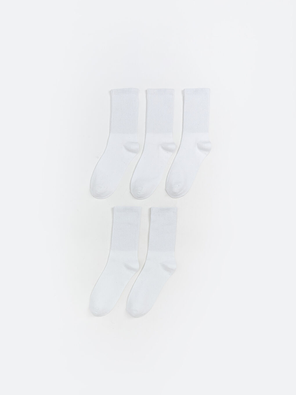 ბიჭი თეთრი წინდები