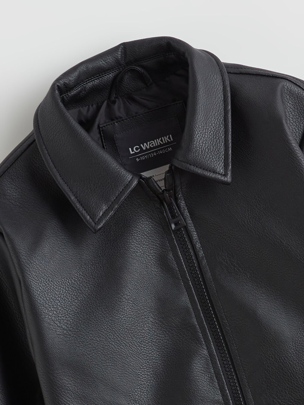 Siyah Deri Görünümlü Erkek Çocuk Mont-1