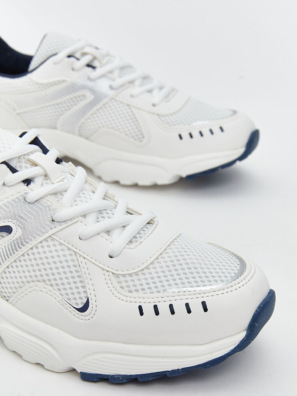 Beyaz Bağcıklı Kadın Spor Ayakkabı-2