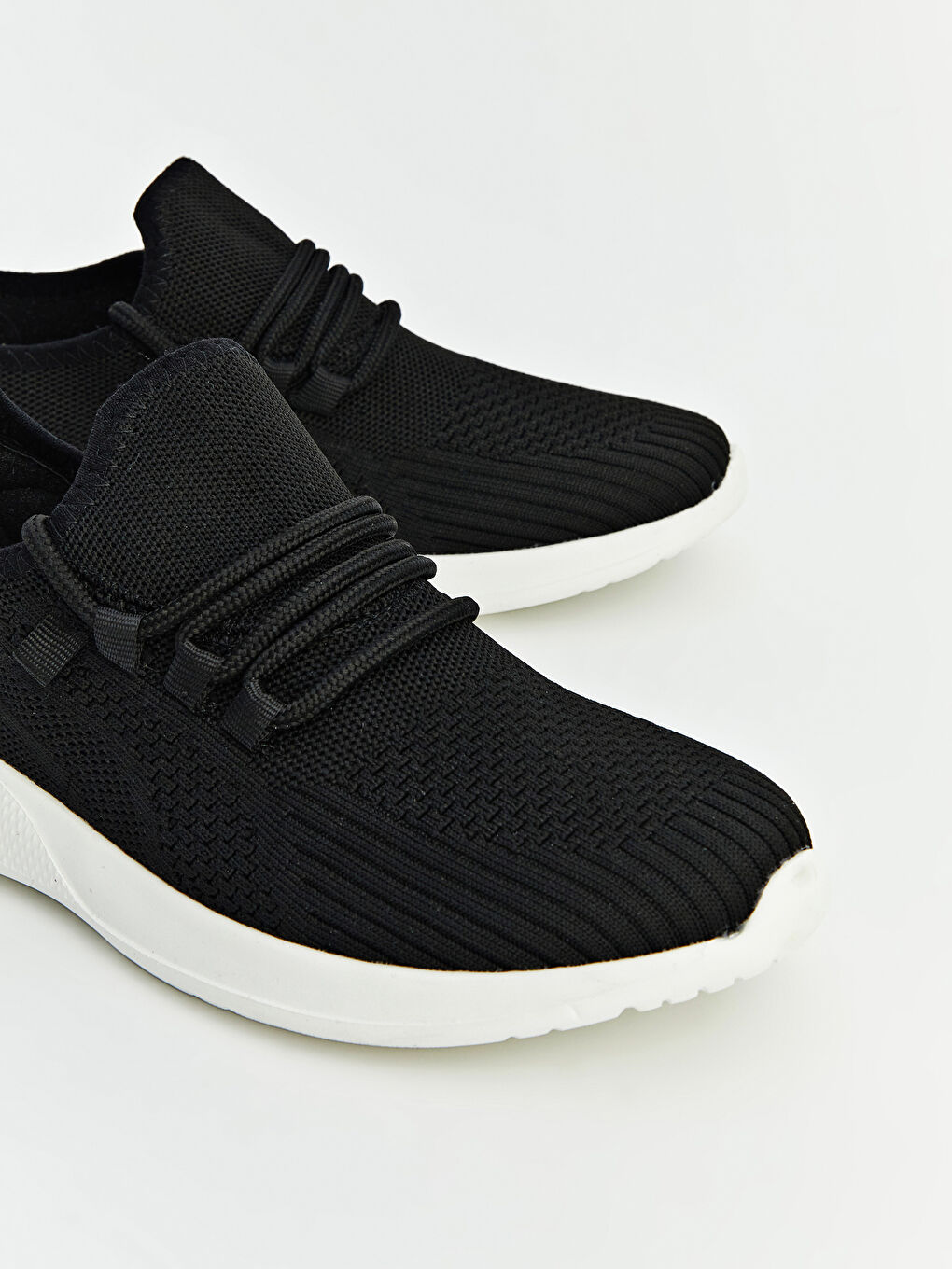 Siyah File Detaylı Kadın Spor Ayakkabı-1