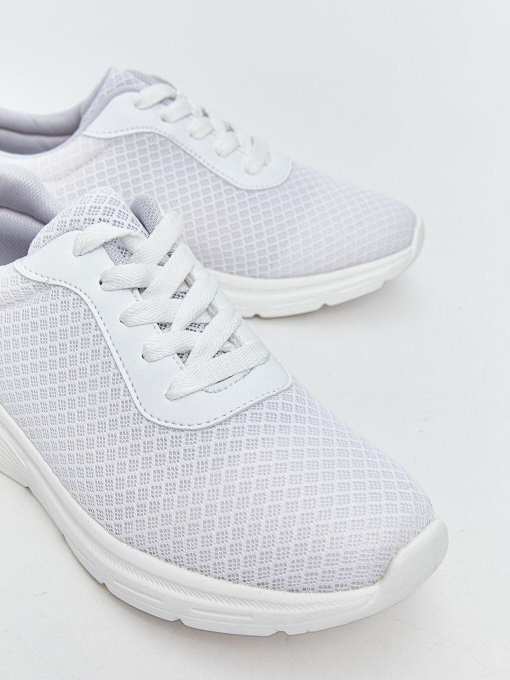 Beyaz Bağcıklı Kadın Spor Ayakkabı-2