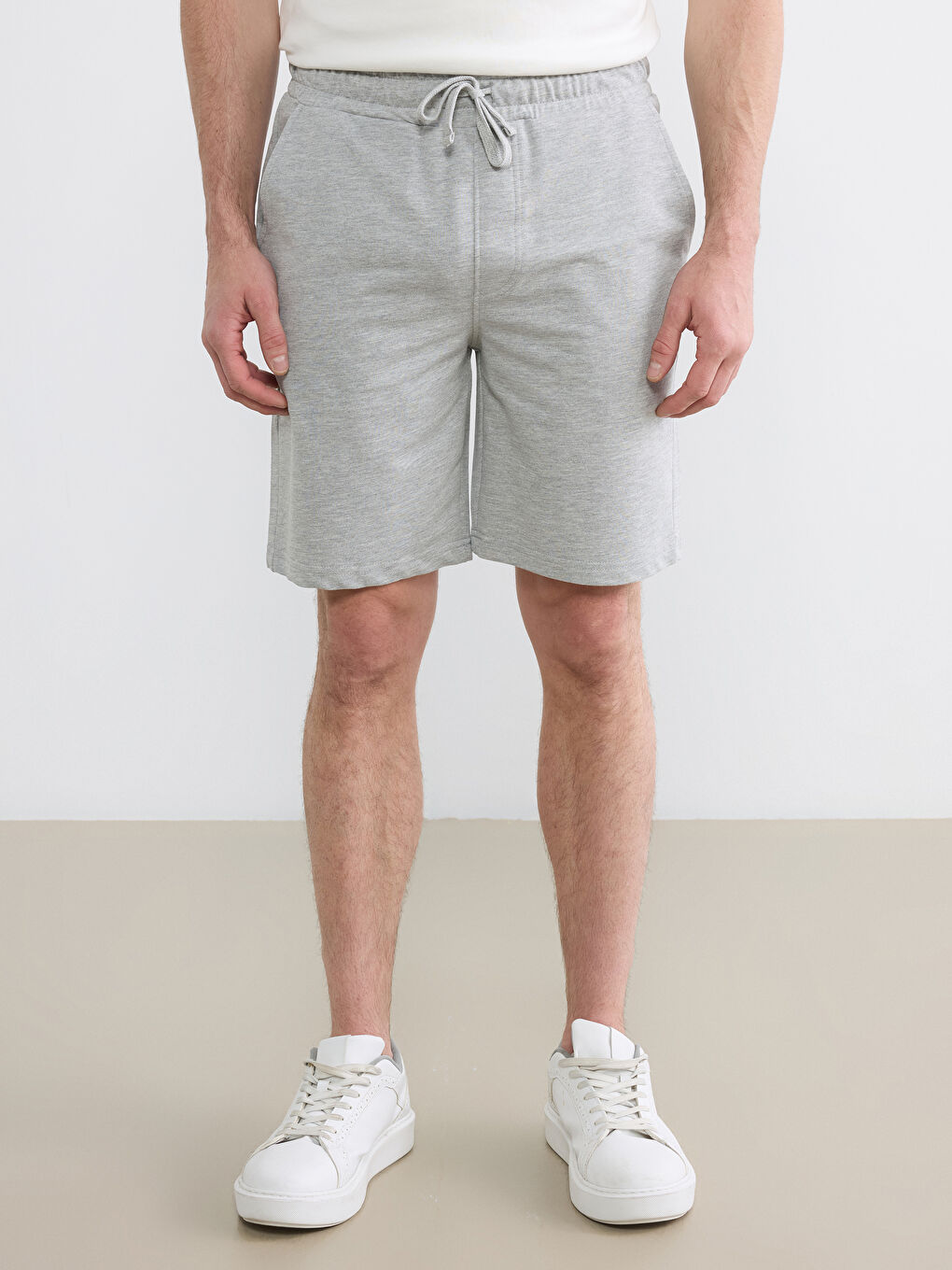 Gri Standart Kalıp Erkek Şort-1