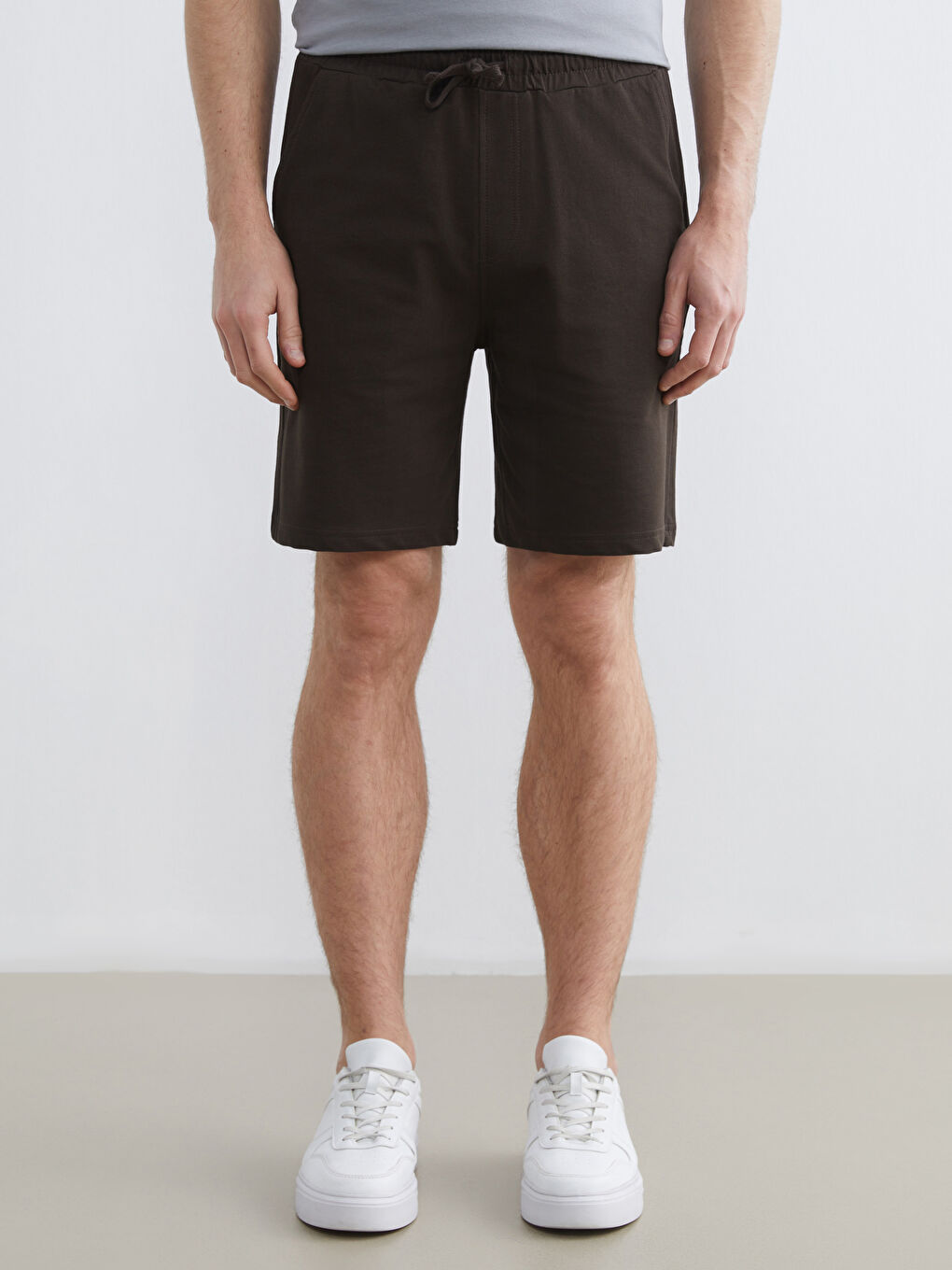 Kahverengi Standart Kalıp Erkek Şort-1