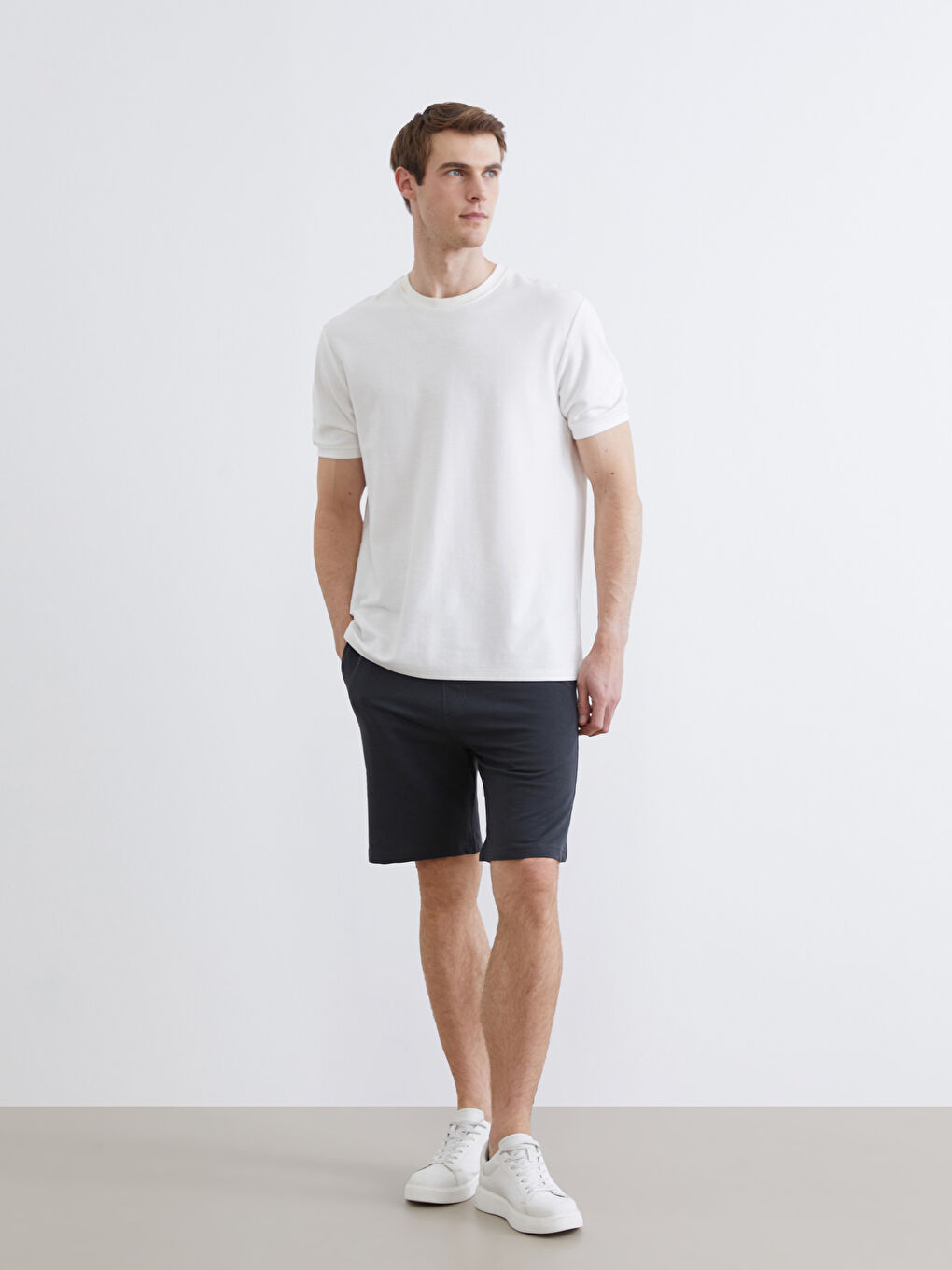 Antrasit Standart Kalıp Erkek Şort