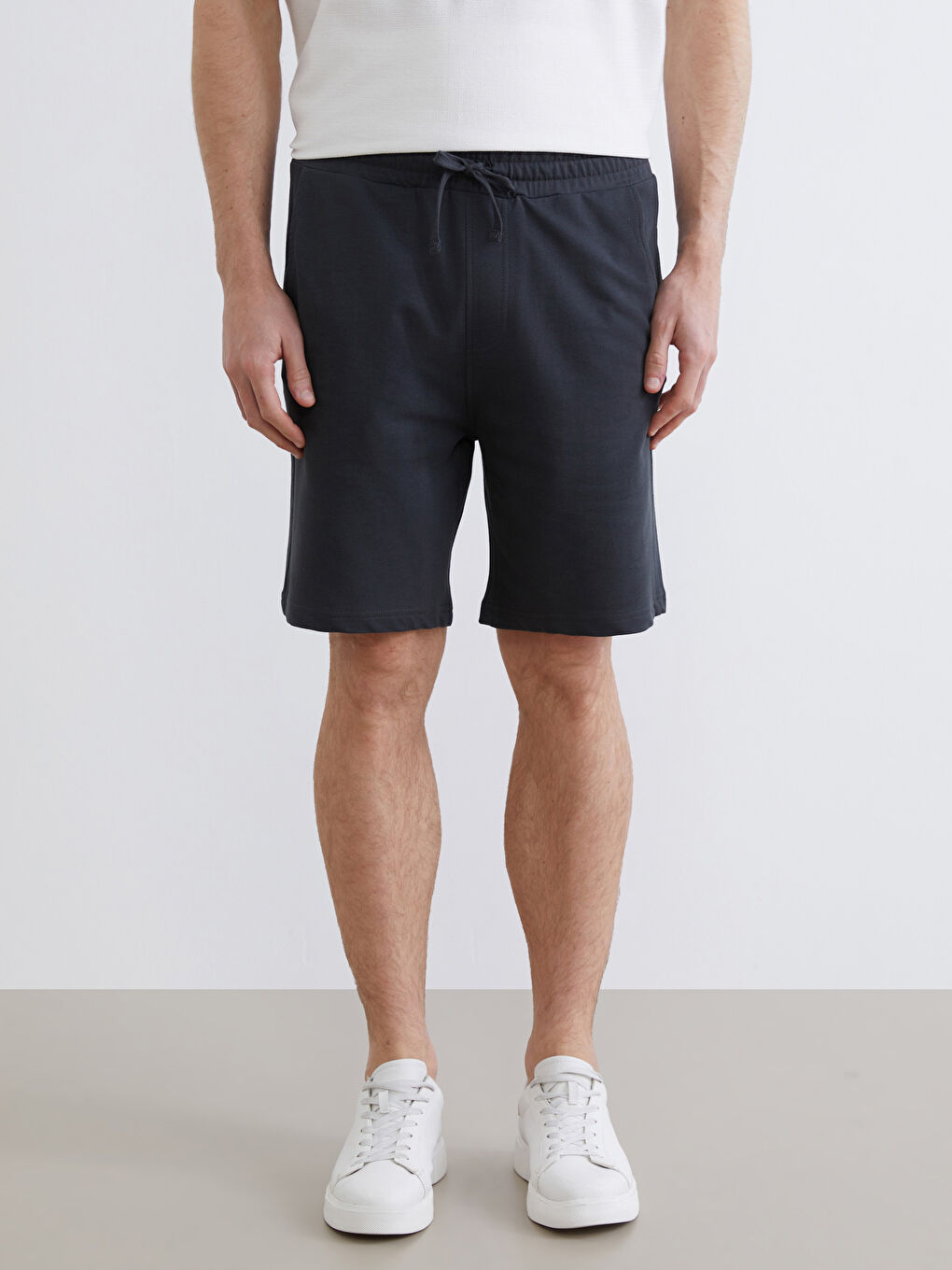 Antrasit Standart Kalıp Erkek Şort-1