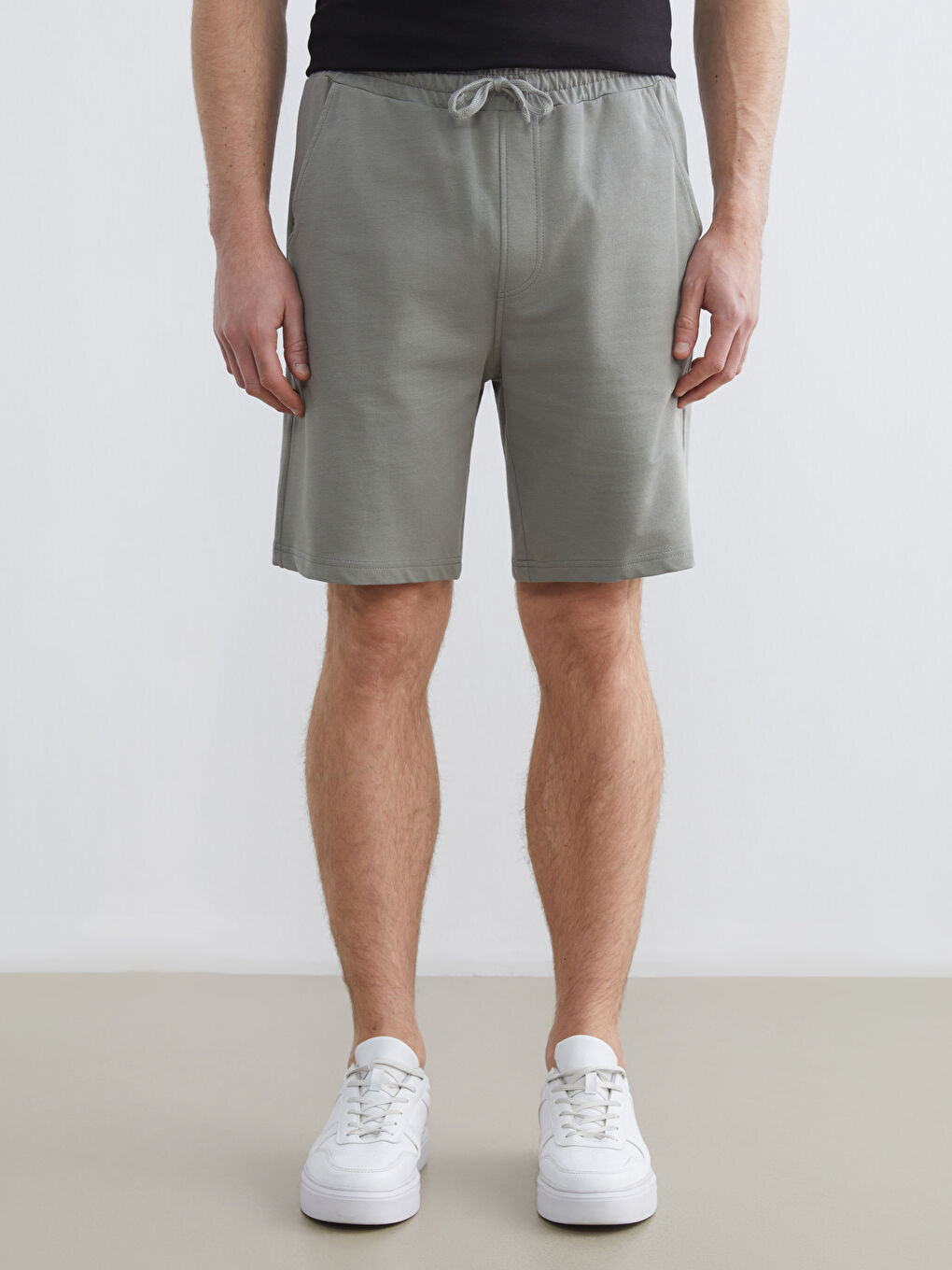 Haki Standart Kalıp Erkek Şort-1