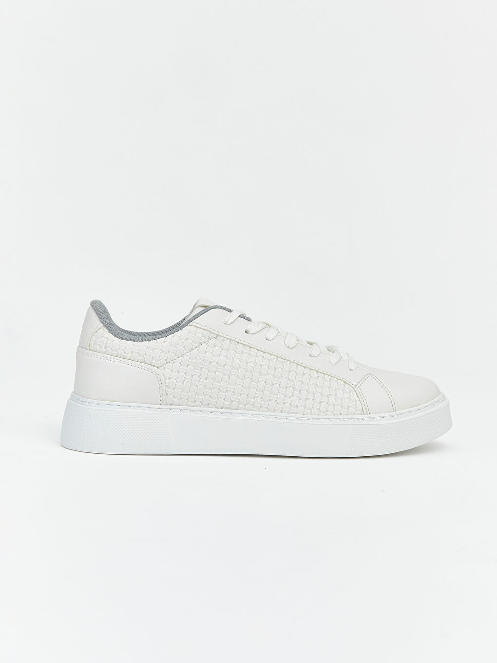 Beyaz Bağcıklı Kalın Tabanlı Desenli Erkek Sneaker-1