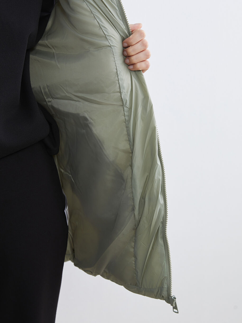 Women's Hooded Puffer Vest-3