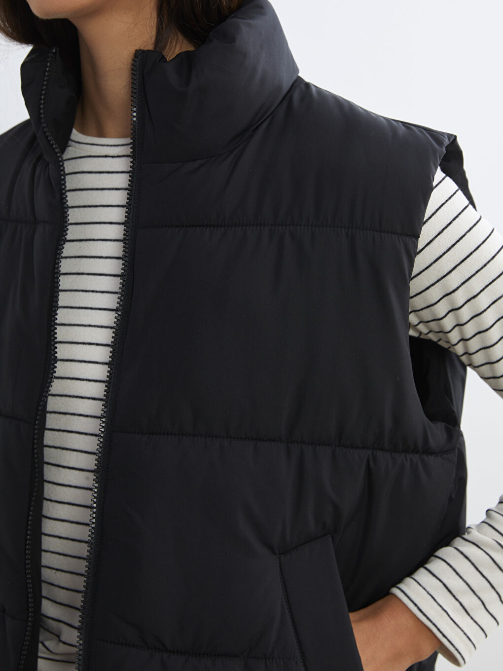 Žena CRNA Napuhani deblji prsluk-2