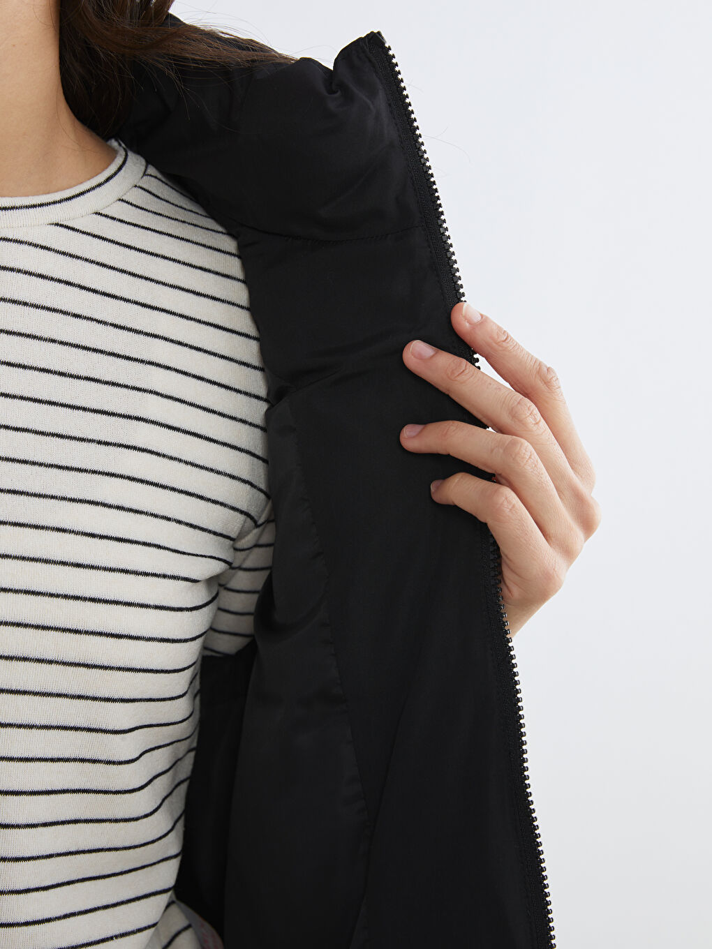 Žena CRNA Napuhani deblji prsluk-3