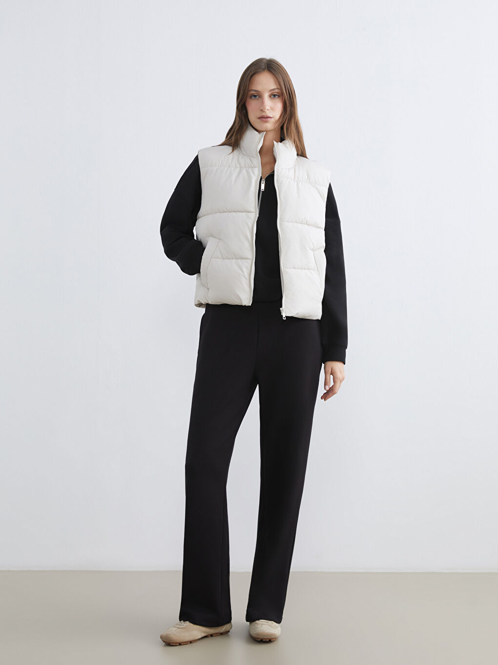 Women's Stand-Up Collar Puffer Vest-1