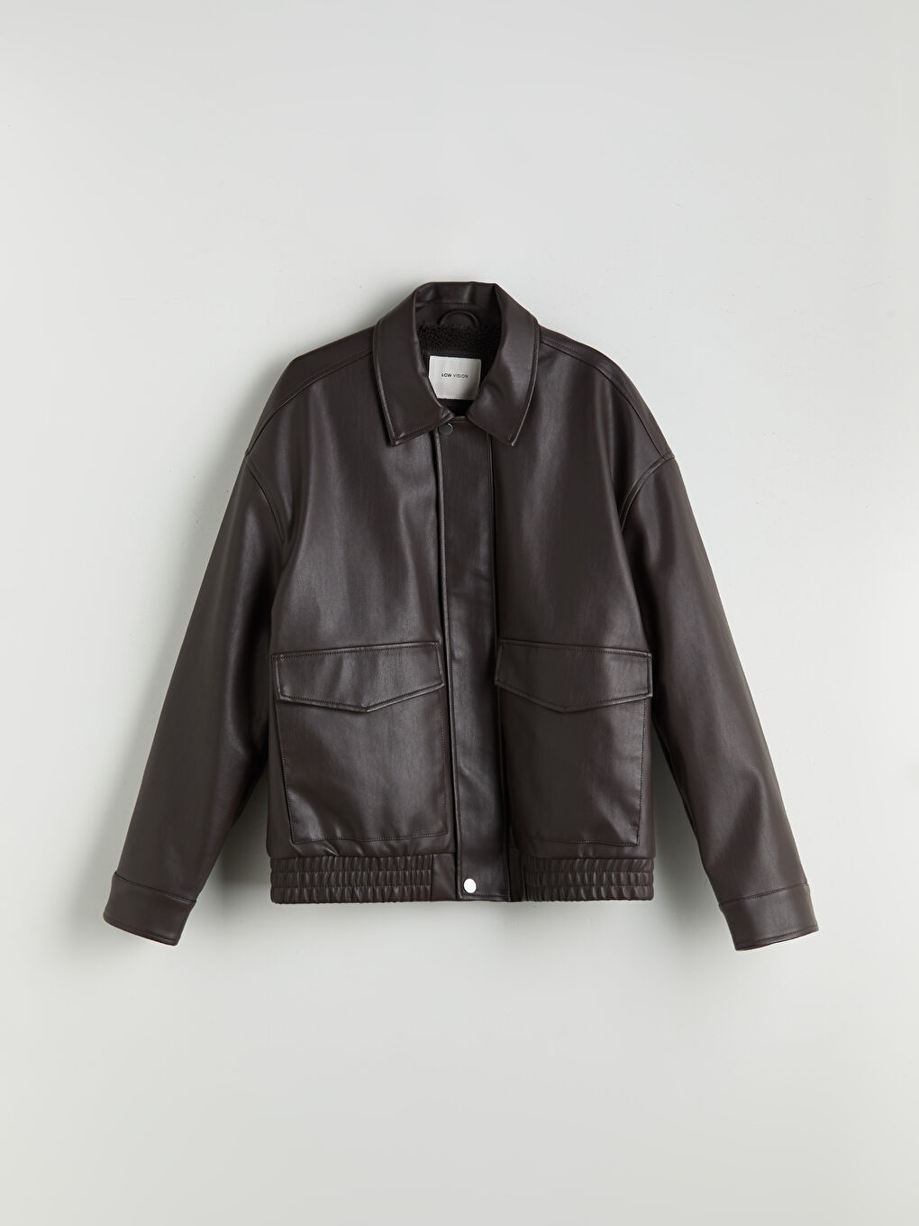 پاڵتۆی چەرمى ناسروشتی فیتی ڕاحەت یه‌خه‌ی كراس بۆ پیاوان-5