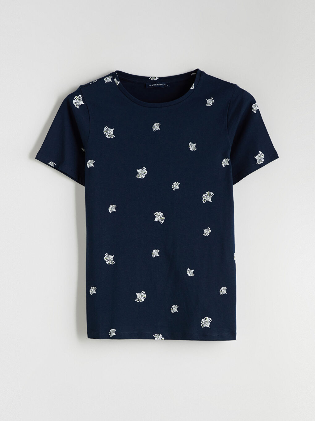 Футболка с цветочным принтом и круглым вырезом.-4